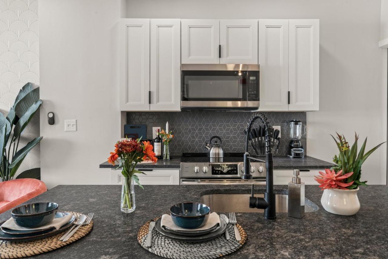 Passyunk Square Spacious 1 Bedroom Oasis- Huge Deck Philadelphia Buitenkant foto